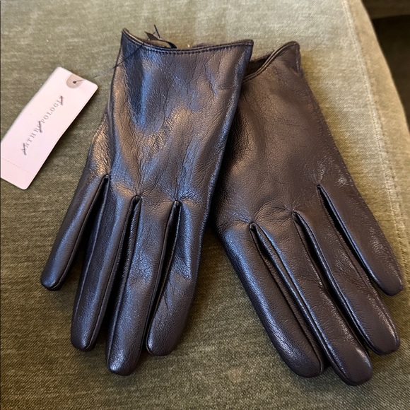 Anthropologie Maeve Short Faux-Leather Texting Gloves in Black - Picture 2 of 4